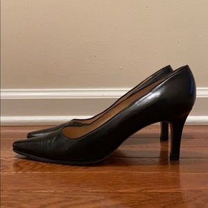 Manolo Blahnik Classic Black High-heel